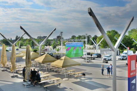 Délután nyit az Eb-terasz - kivetítővel és hideg sörrel várják a szurkolókat